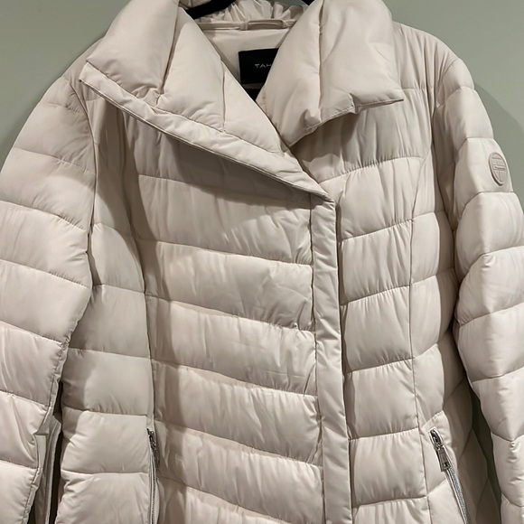 Tahari puffer jacket! - Picture 1 of 4